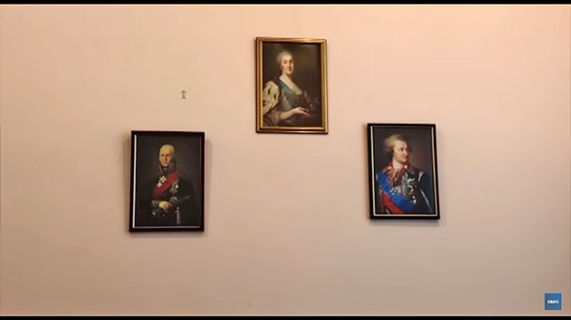 Портрети на стіні кабінету Тетяни Кузьмич