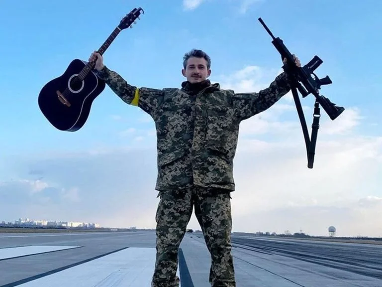 “Ігноруйте цей цирк. Чиніть опір”, – музикант Микола Сєрга звернувся до мешканців ТОТ