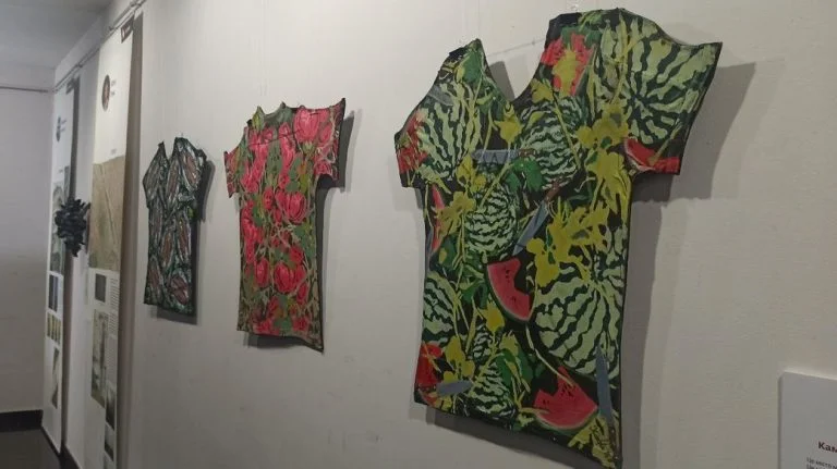 “Херсон inside/outside”: у Вінниці представили мистецькі роботи, створені в окупації та еміграції