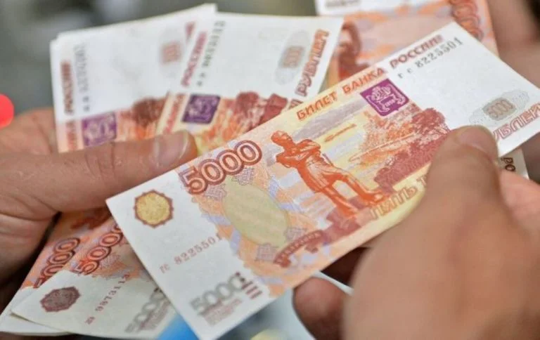 Товари на центральному ринку в Херсоні продаватимуть і за рублі, і за гривні