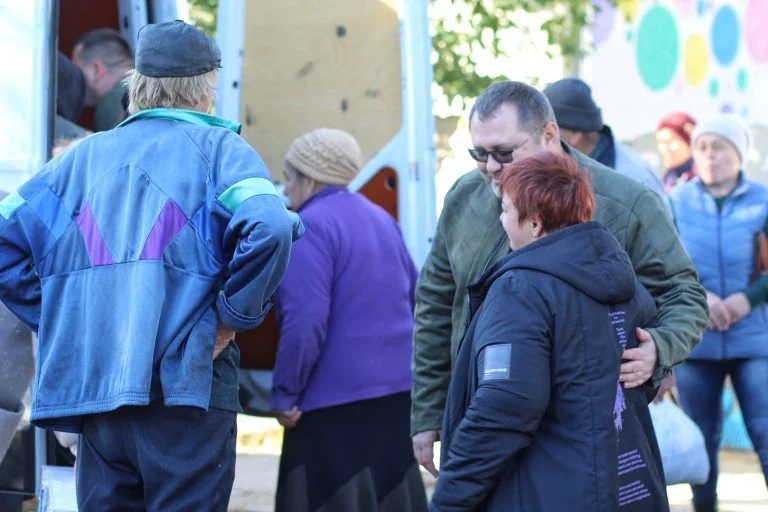 Жителям Великої Олександрівки на Херсонщині передали гуманітарну допомогу