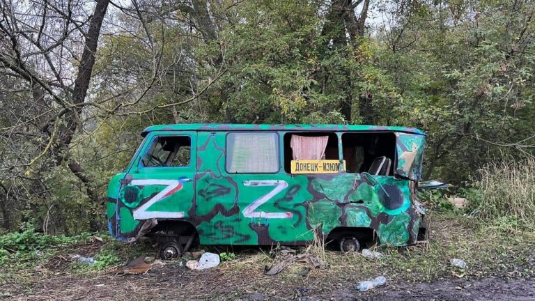 Дилема для Росії: відвести бойові сили за Дніпро чи залишатися, – Британська розвідка