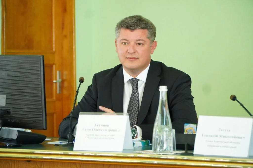 устинов херсон