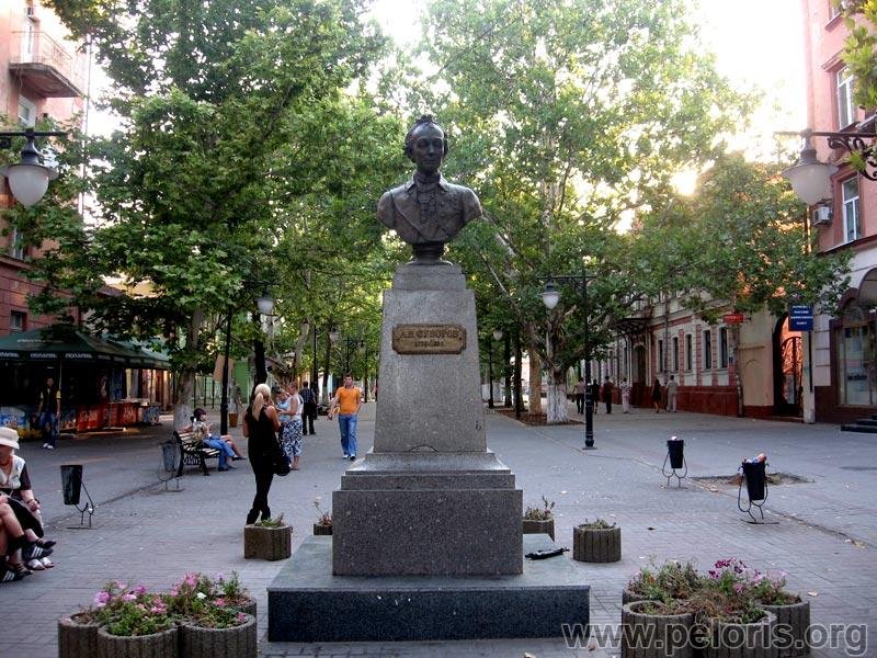 Рашисти в Херсоні вкрали пам'ятники Суворову і Ушакову, обіцяли і кістки Потьомкіна викопати (ФОТО) 5