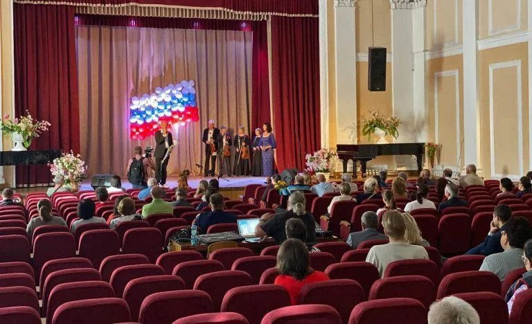 Зала Херсонського музичного училища