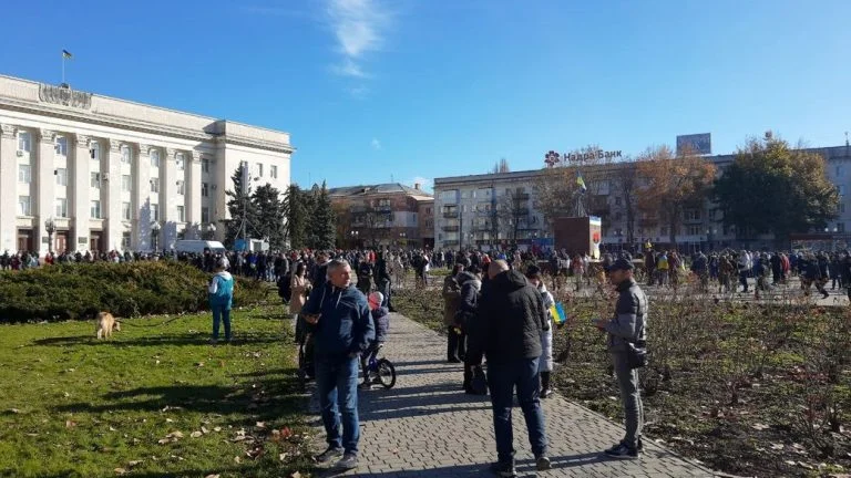 На Херсонщині знищені або пошкоджені понад 3 тисяч об’єктів інфораструктури, – Шмигаль