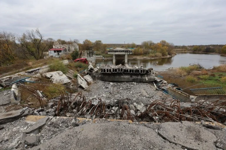 До деокупованих населених пунктів Херсонщини доставили 29 дизельних генераторів