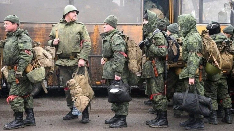 Росіяни відвели війська з окупованих Новомиколаївки та Михайлівки на Херсонщині — Генштаб