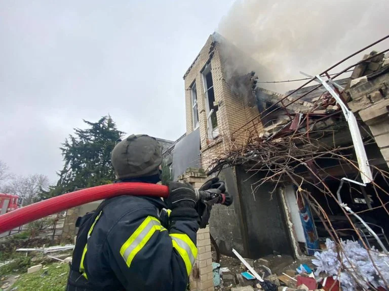 Минулої доби росіяни 60 разів обстріляли територію Херсонщини, є загиблі і поранені