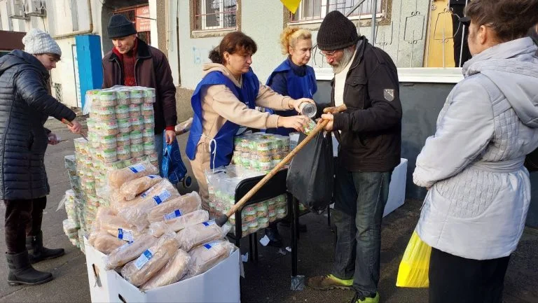 В Суворівському районі Херсона працюють п’ять пунктів видачу гумдопомоги