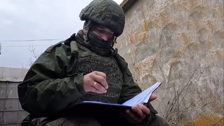 Російський військовий пише листа