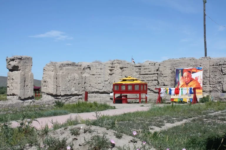 Листівки із Тиви: чим Росія “побалувала” дітей Херсонщини, які поїхали на всеросійський з’їзд молоді до Москви