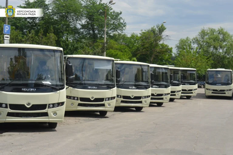 У Херсоні залишилося 80 одиниць комунального транспорту із колишніх 297, – Міська рада