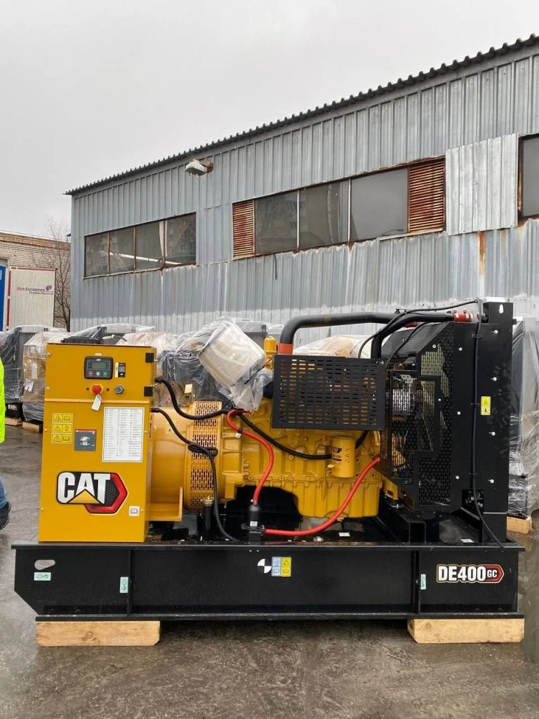 Для Херсона передали дві мініелектростанції