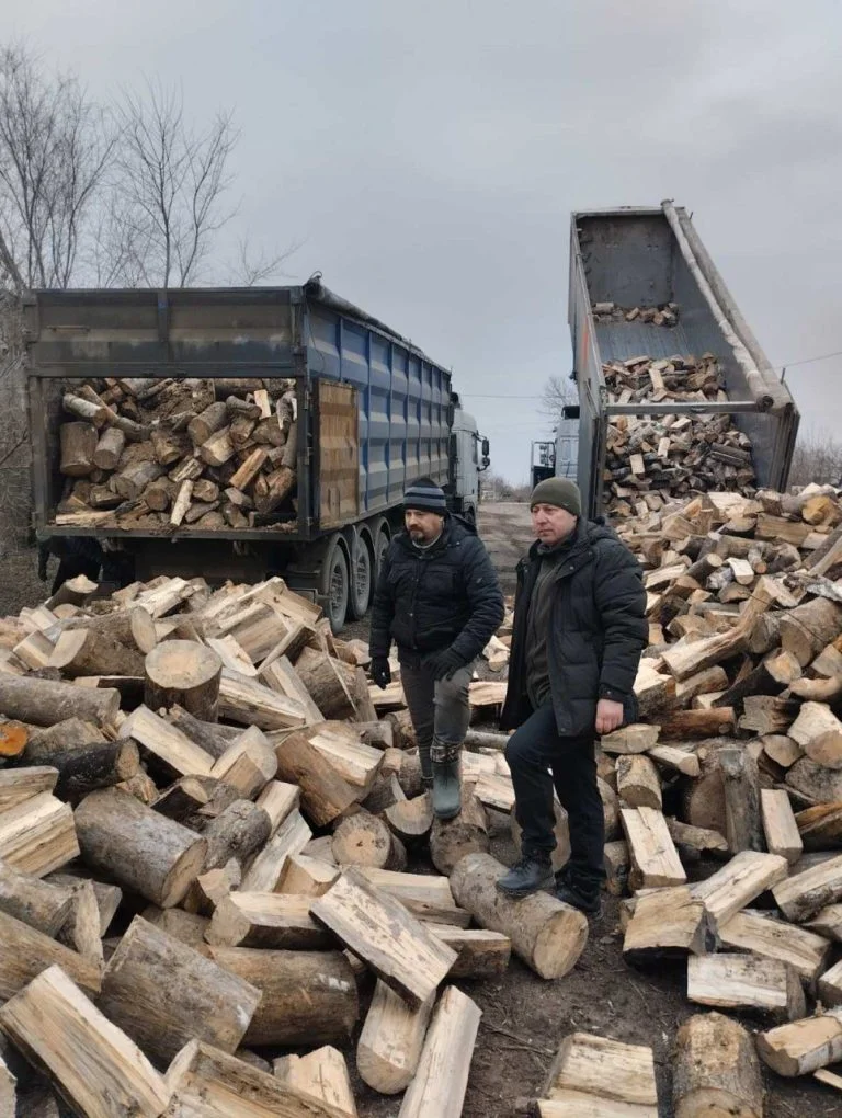 Жителі Бериславщини отримали дрова для опалення осель