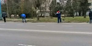 Прибирання сміття в Херсоні
