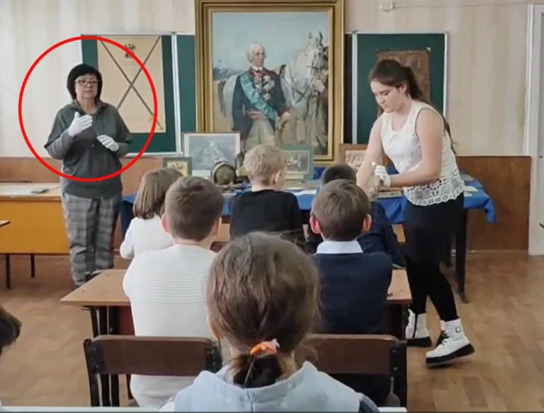 На окупованій частині Херсонщини «спливли» деякі експонати, вкрадені росіянами в Херсонському краєзнавчому музеї