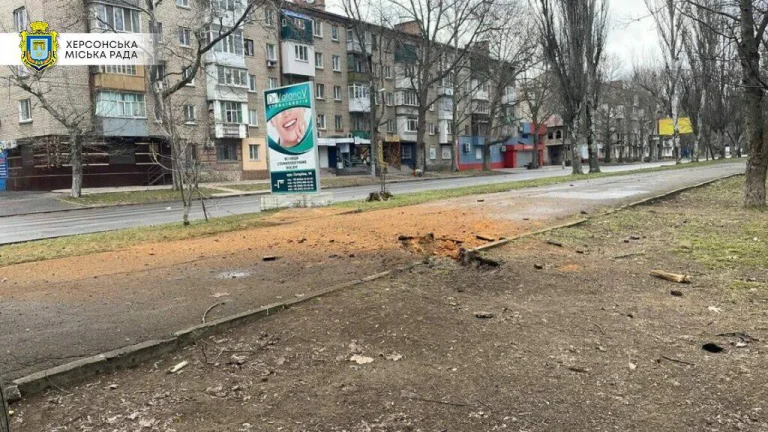 Унаслідок обстрілів Херсонщини за минулу добу загинуло троє людей, – ХОВА