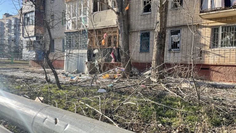 З опівночі армія РФ 5 разів обстріляла Херсон – загинула одна людина