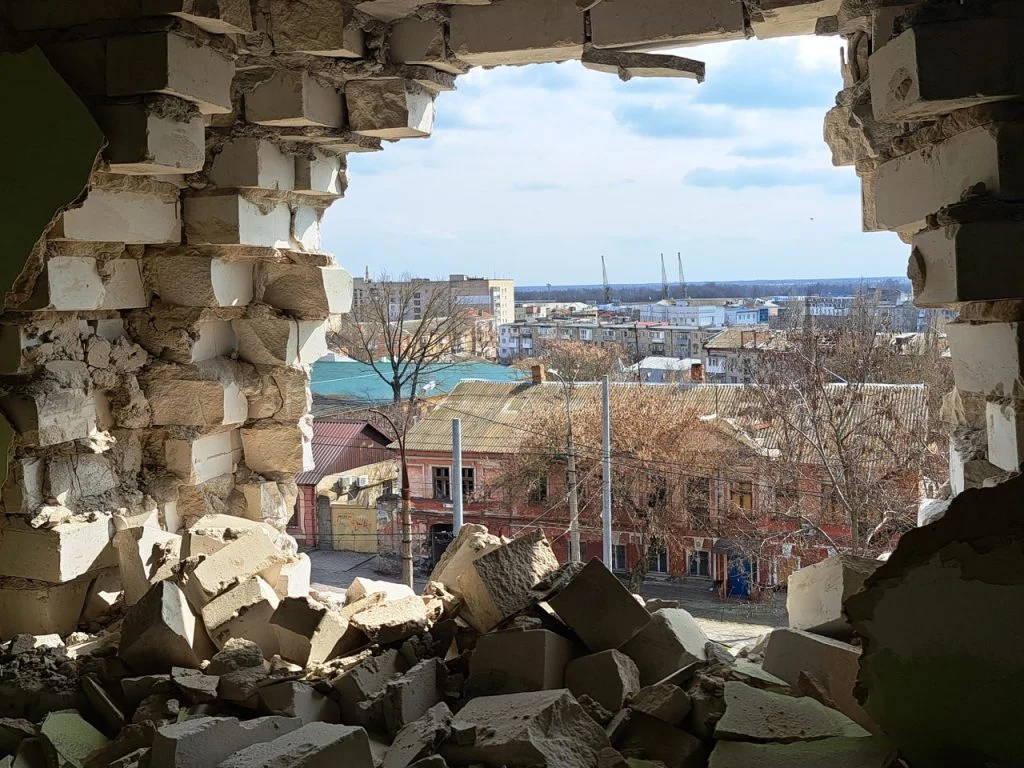 Російський танк обстріляв Херсонський обласний кардіоцентр