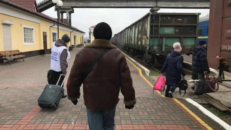 З Херсона до Львова курсує безкоштовний евакуаційний потяг