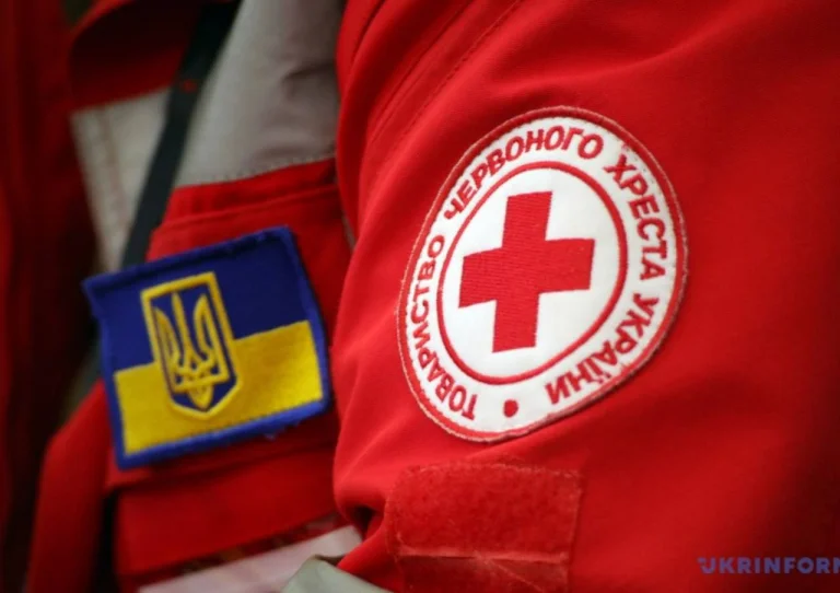 Український Червоний Хрест переключився на адресну доставку гуманітарної допомоги в Херсоні
