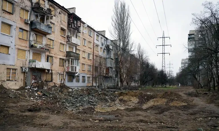 Росіяни минулої доби 11 разів обстріляли Херсонську громаду