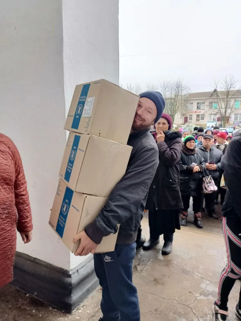 Волонтери доставили гуманітарну допомогу в село Заможне на Херсонщині