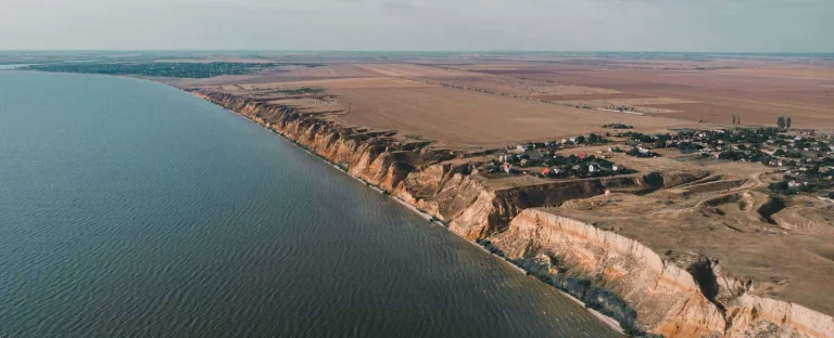 Росіяни обстріляли Станіслав на Херсонщині – поранено жінку та дітей