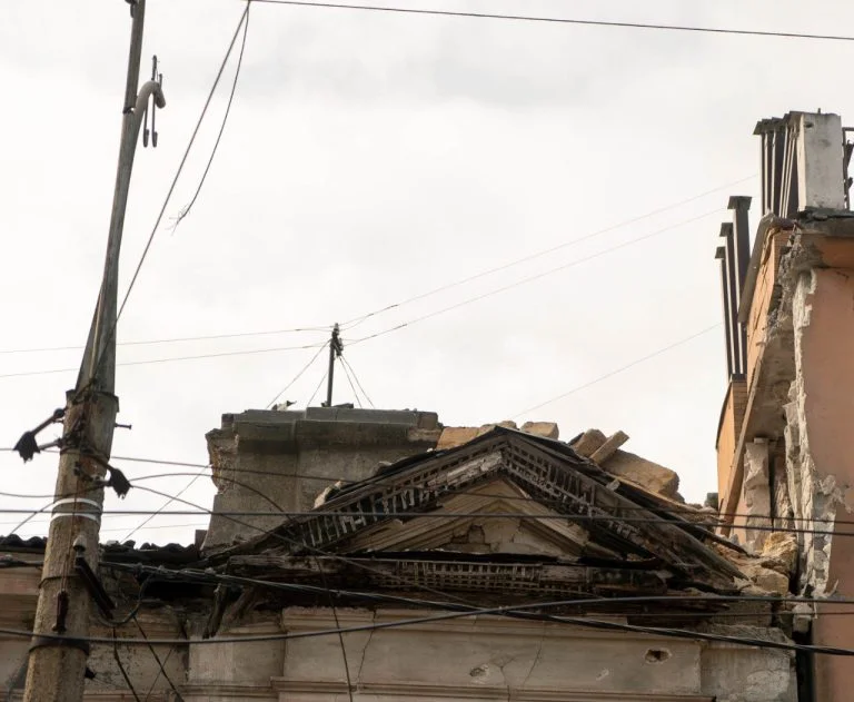 Минулої доби росіяни вісім разів обстріляли населені пункти Херсонської громади