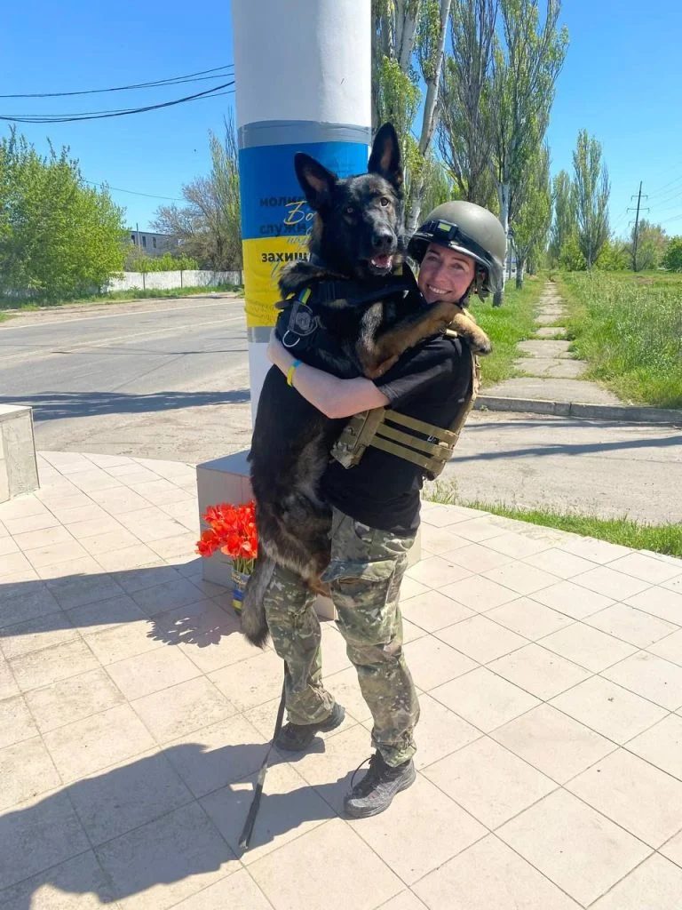 У Херсоні поліцейська отримала поранення, рятуючи життя цивільних