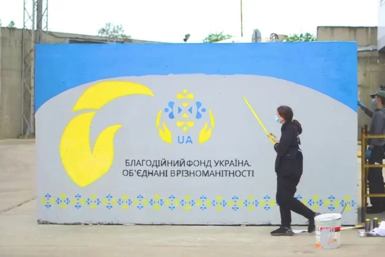 У Херсоні встановили два укриття від київських благодійників