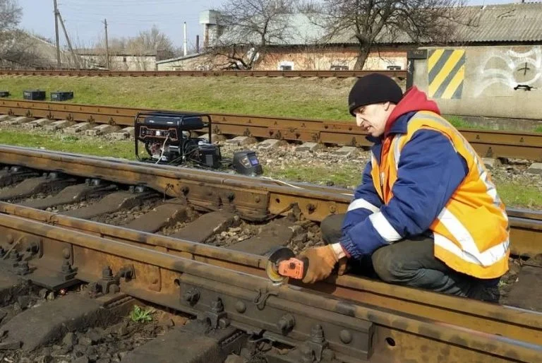 Залізничники деокупованої Херсонщини отримали генератори