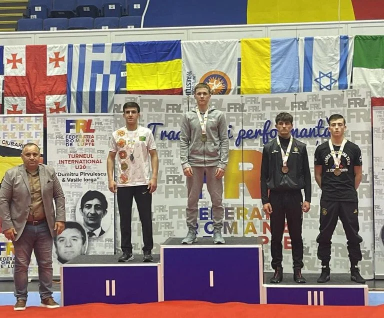 Херсонець став переможцем змагань з вільної боротьби