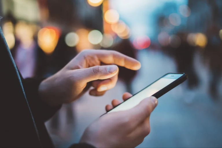 У Корабельному районі Херсона відновили роботу ще двох станцій мобільного зв’язку