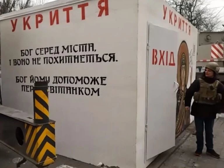 У Херсоні та передмісті встановили 8 мобільних укриттів