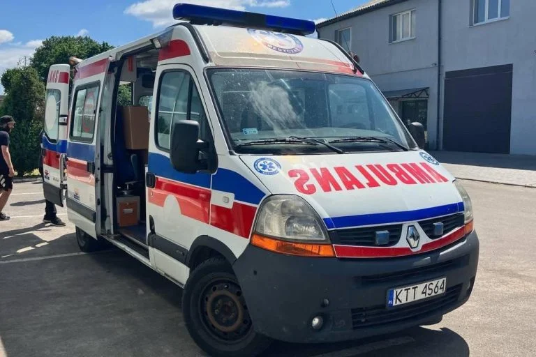 Херсонській обласній клінічній лікарні передали нову автівку