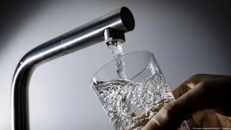 На сьогодні вода у Херсоні – придатна до споживання, – ХОВА