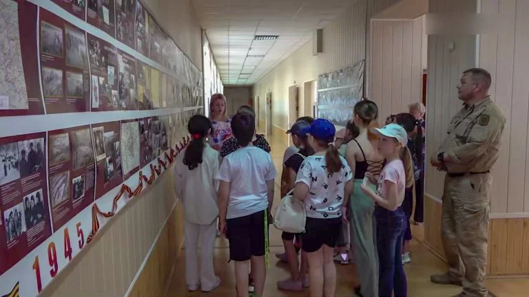 Росіяни відкривають на окупованій частині Херсонщини шкільні «музеї перемоги»