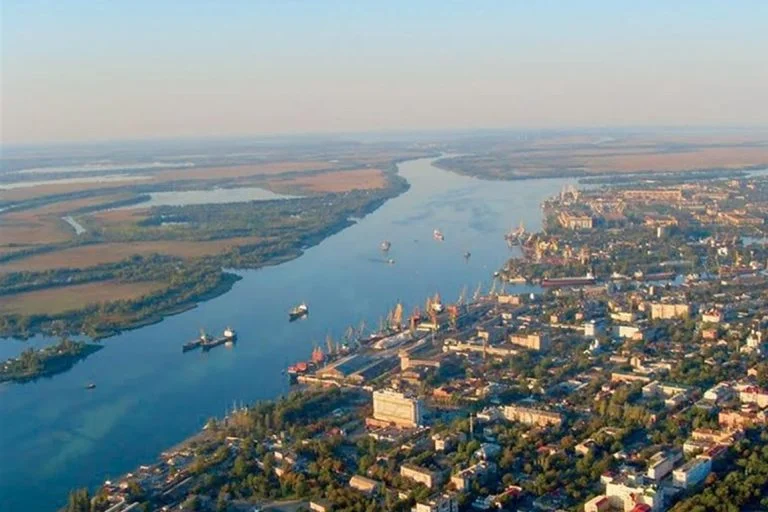 У Херсоні річка Дніпро повернулась у межі русла