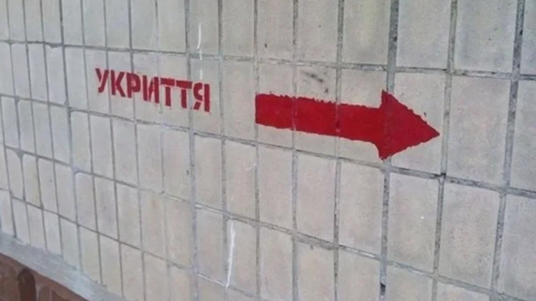 У Херсоні встановили ще 3 мобільних укриття