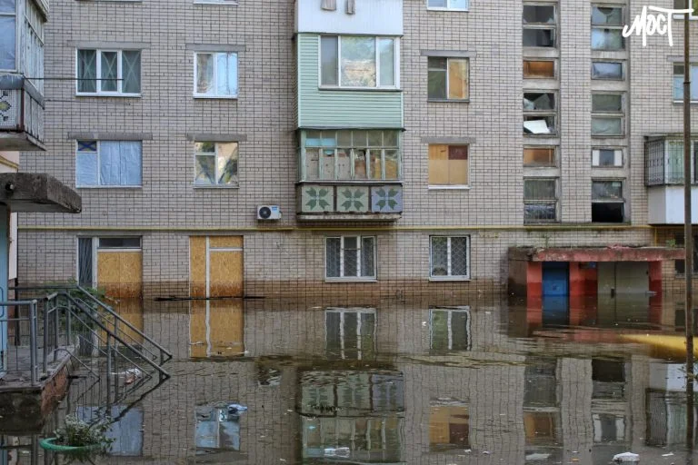 У затоплених будинках у Херсоні планують замінити теплові лічильники