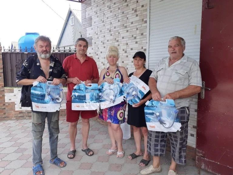 Мешканці Комишан на Херсонщині отримали фільтри для очистки води