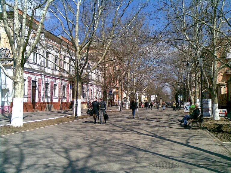 Краєзнавці просять херсонців надати свої варіанти нової назви вул. Суворівської