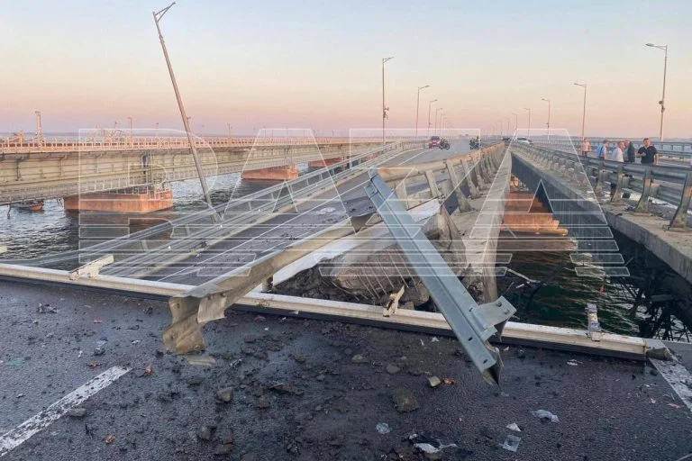 Атака на Кримський міст: на окупованій Херсонщині частково скасували комендантську годину