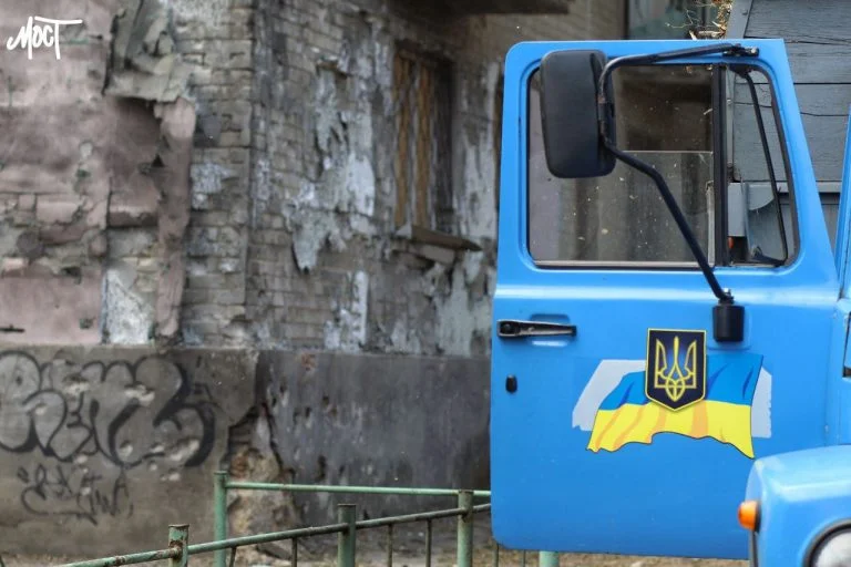 У прокуратурі показали наслідки ранкового обстрілу Херсона (фото)