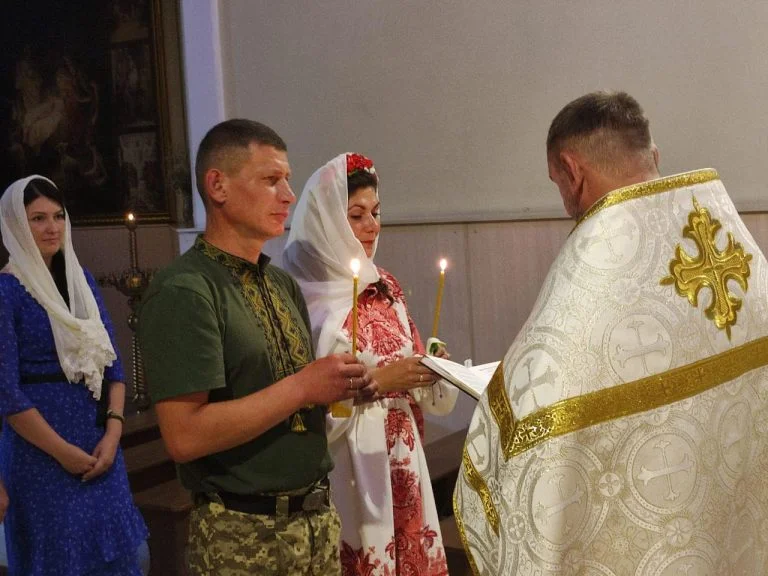 Боєць 124-ї бригади тероборони Херсонщини обвінчався з коханою