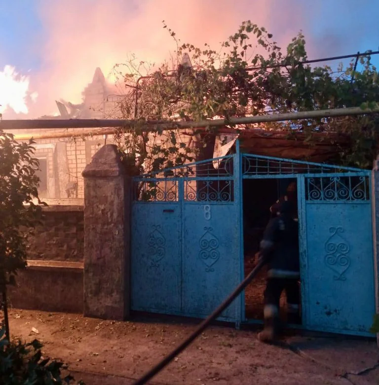 Минулої доби росіяни обстріляли Херсонщину майже 80 разів