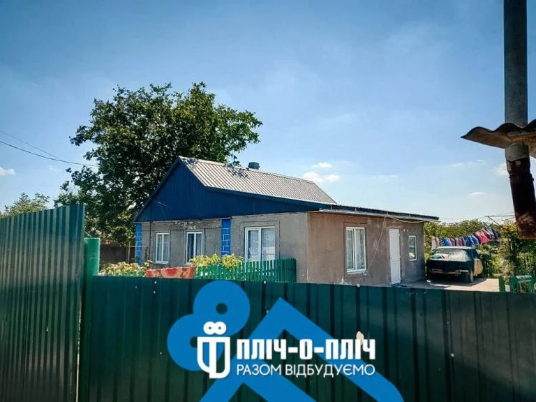 Будівельники з Полтавщини відновлюють житло мешканців Правдиного і Чкалового