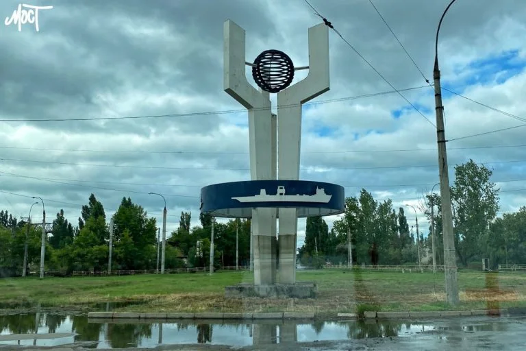 Який вигляд має район Острів у Херсоні після обстрілів та затоплення (відео)